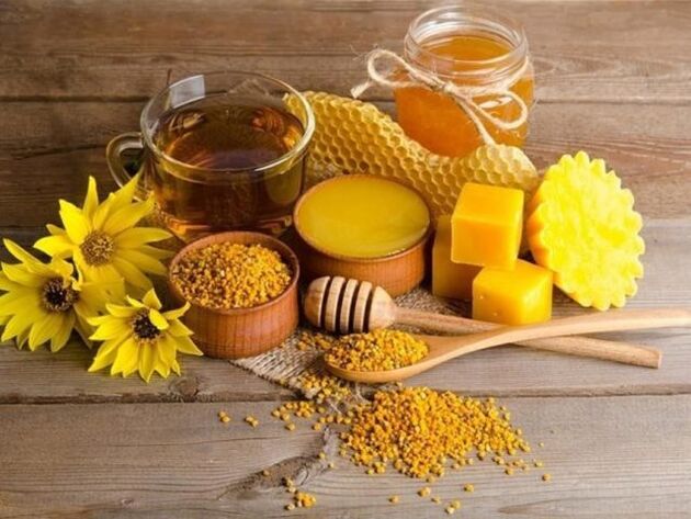 O mel é un dos remedios populares máis eficaces para aumentar a potencia nos homes. 