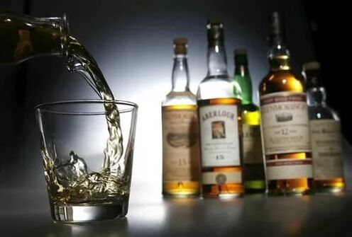 O alcol ten un efecto adverso sobre a potencia