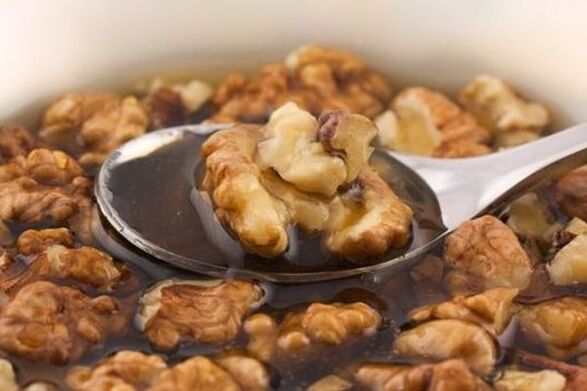 Mel e froitos secos para potenciar